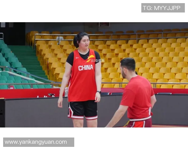 中国女篮今晚迎战关键对手张子宇或将告别宫鲁鸣秘密训练备战 中国女篮今晚迎战关键对手张子宇或将告别宫鲁鸣秘密训练备战