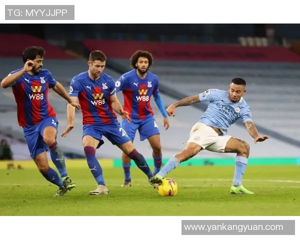 斯特拉斯堡主场逆转水晶宫成功赢得欧协联小组赛第4轮精彩对决